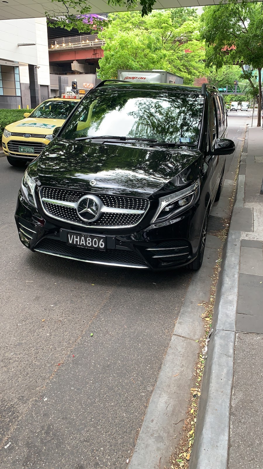 Chauffeurdrive | 6 Perron Cl, Craigieburn VIC 3064, Australia | Phone: 0419 339 469