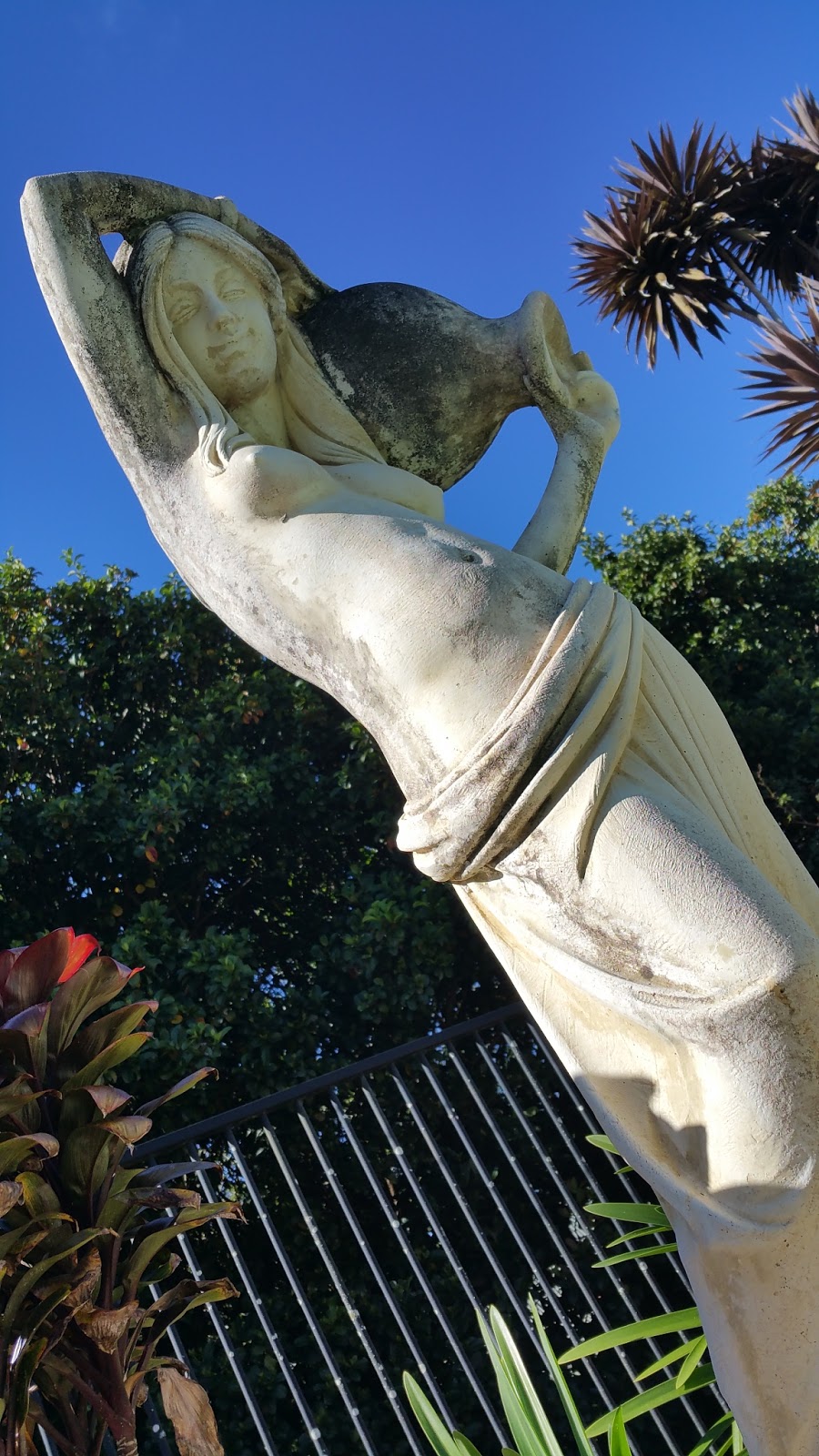 Naked Lady Statue Fountain | 78 Siganto St, Tamborine Mountain QLD 4272, Australia