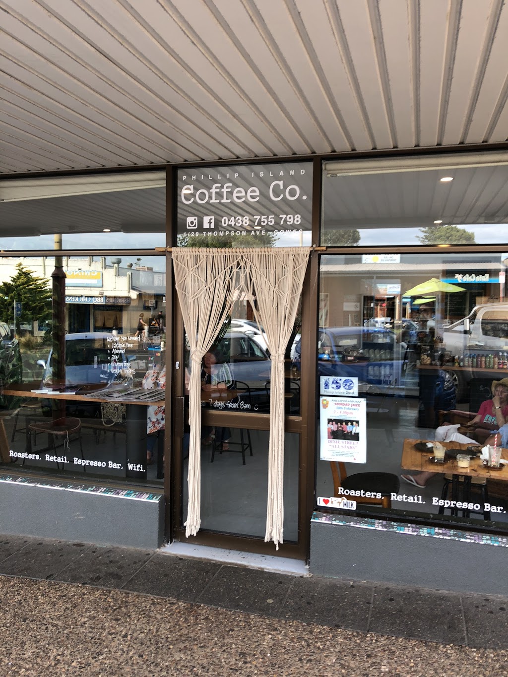 Phillip Island Coffee Co | cafe | 1/29 Thompson Ave, Cowes VIC 3922, Australia | 0438755798 OR +61 438 755 798
