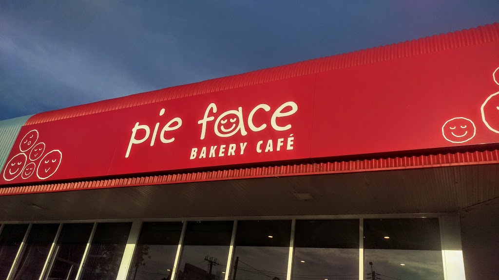 Pie Face | bakery | 43A Princes Hwy, Figtree NSW 2525, Australia | 0242293177 OR +61 2 4229 3177