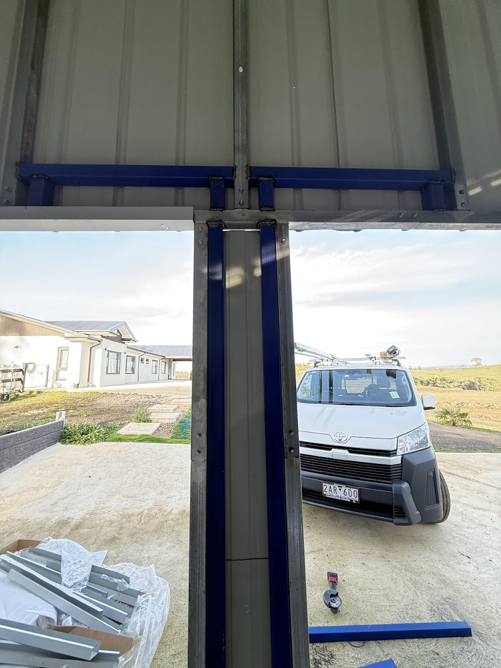 AM Garage Doors | 12 Bondon Cres, Manor Lakes VIC 3024, Australia | Phone: 0493 100 705