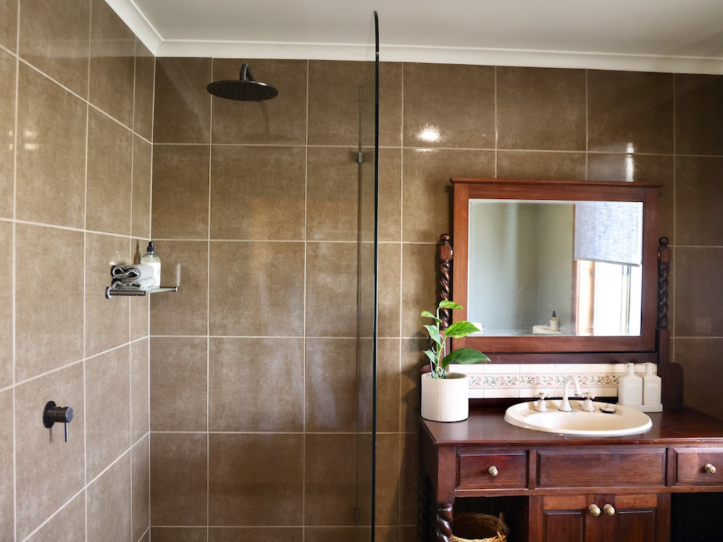 Norfolk Shack | 248 Marine Parade, Pinks Beach SA 5275, Australia | Phone: 0436 318 547