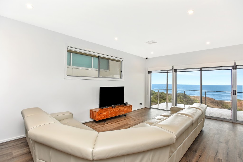 Unwind @ Avaya Sellicks Beachfront Escape | 28 Seascape View, Sellicks Beach SA 5174, Australia | Phone: 0434 541 597