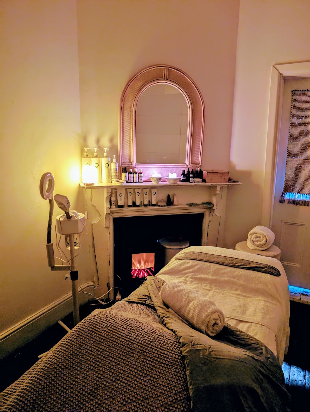 Sage Beauty and Soul | Shop 66/62 Adelaide St, Blayney NSW 2799, Australia | Phone: 0401 204 566