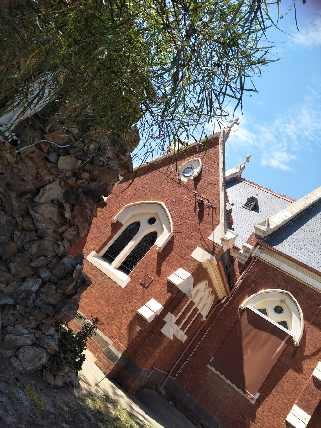 Sacred Heart Church | church | 8 Murphy St, Yarrawonga VIC 3730, Australia | 0357443030 OR +61 3 5744 3030