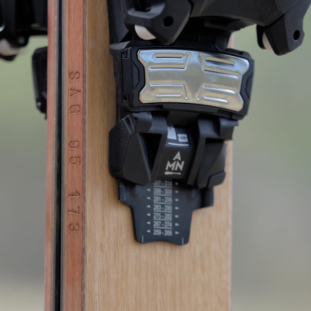 Desert Skis | 3 Percy Harris St, Jindabyne NSW 2627, Australia | Phone: 0415 312 003