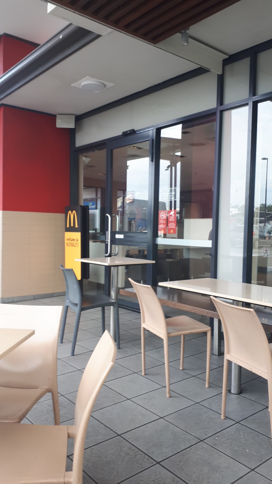 McDonalds Warner | cafe | 345 Samsonvale Rd, Warner QLD 4500, Australia | 0738825395 OR +61 7 3882 5395