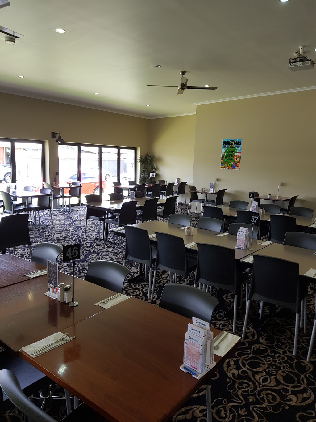 Railway Hotel Marian | restaurant | 41 Daly St, Marian QLD 4753, Australia | 0749543223 OR +61 7 4954 3223