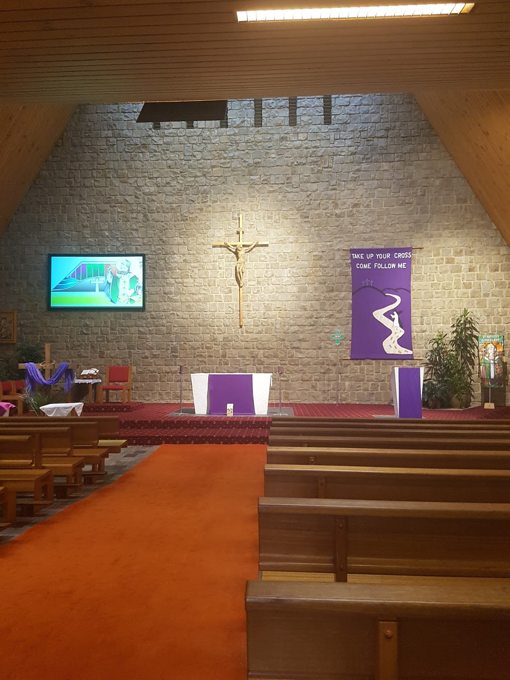 St Patricks Catholic Church | 136 Flora St, Sutherland NSW 2232, Australia | Phone: (02) 9521 2356