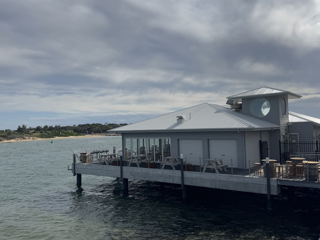 Off the Wharf Cafe | 39 Bullock Island Rd, Lakes Entrance VIC 3909, Australia | Phone: 0459 758 072