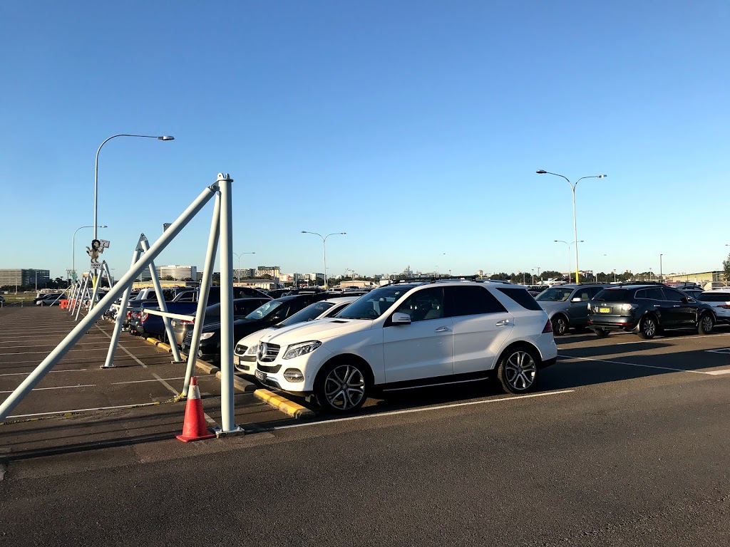 Blu Emu Car Park | parking | Ross Smith Ave, Mascot NSW 2020, Australia | 0296676111 OR +61 2 9667 6111