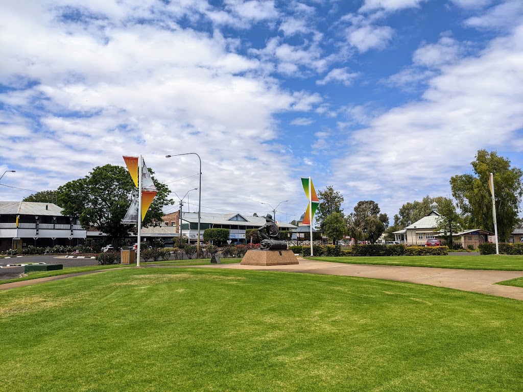 Cunnamulla Fella Statue | 23 Jane St, Cunnamulla QLD 4490, Australia | Phone: (07) 4655 8470