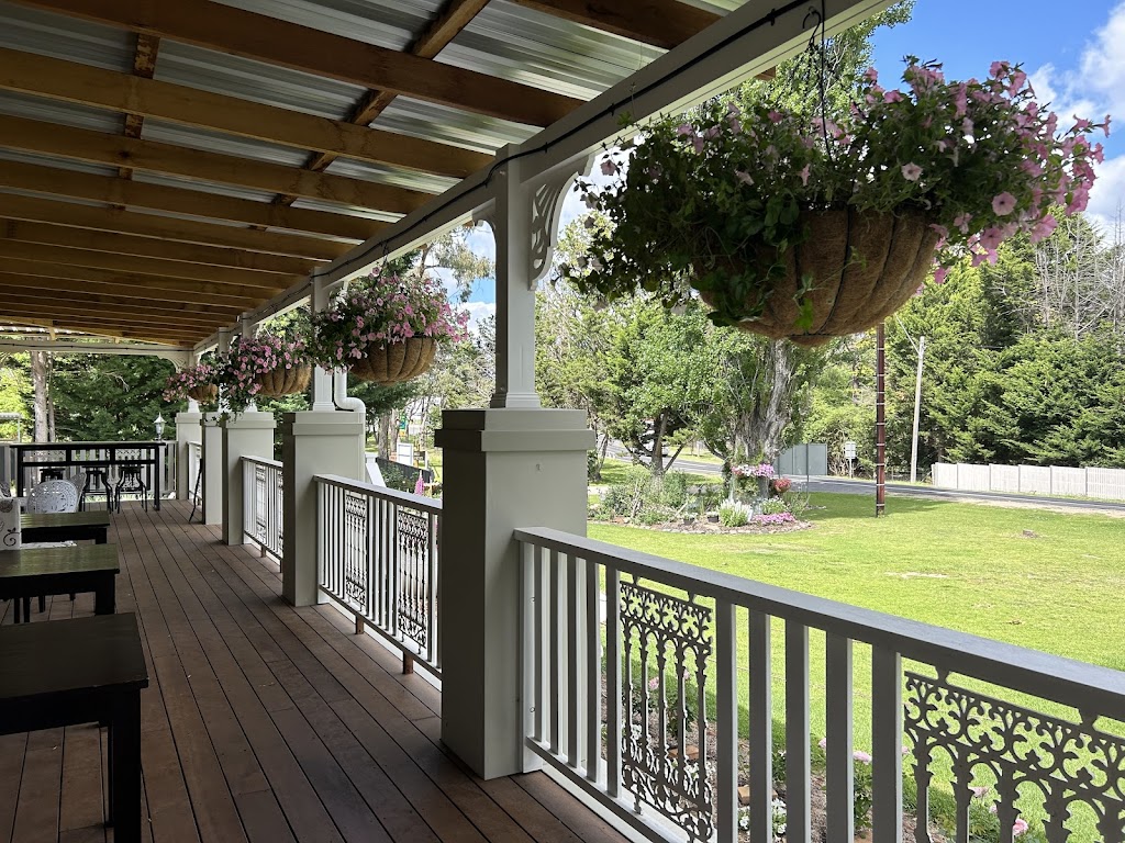 The Parrots Nest | 89 Rouse St, Tenterfield NSW 2372, Australia | Phone: 0402 391 090