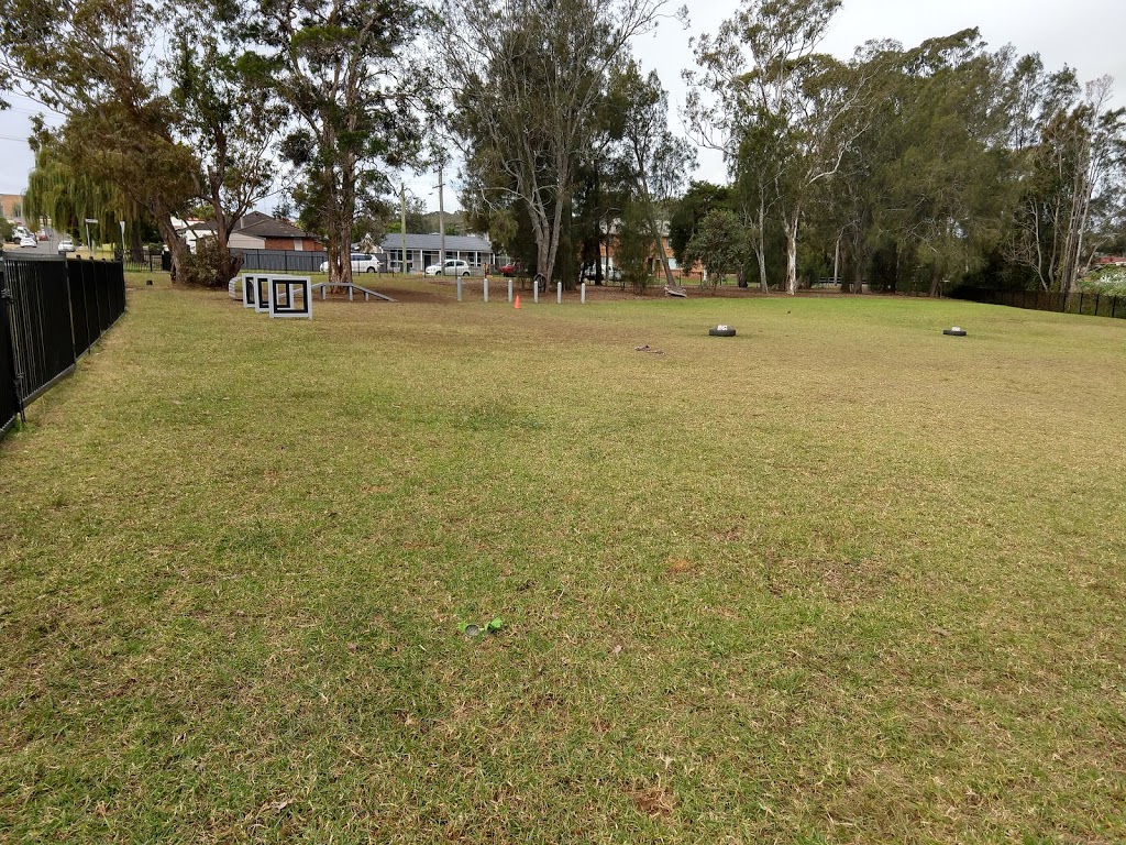 Oak Flats Dog Park | Oak Flats NSW 2529, Australia
