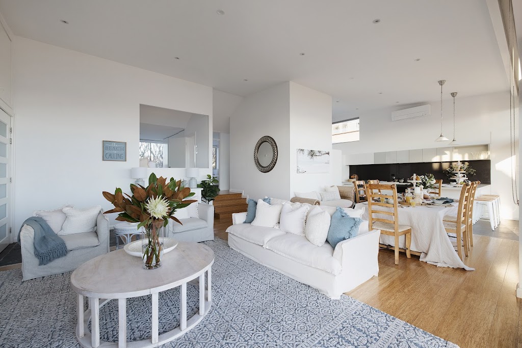 Oceans Edge Retreat | 10 Ocean St, Fishermans Bay NSW 2316, Australia | Phone: (02) 4044 5021
