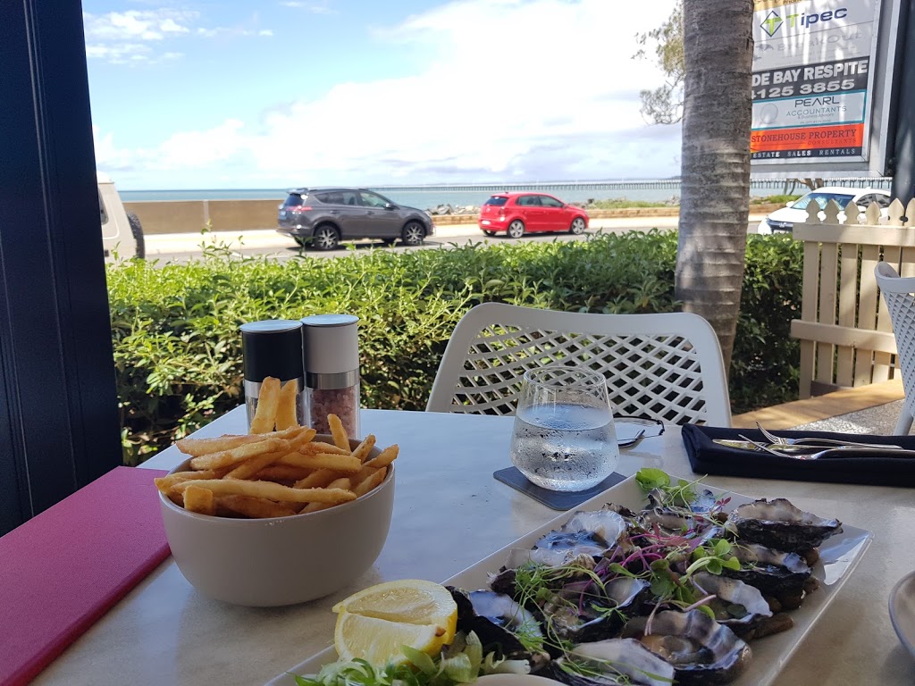 Waters Edge Seafood Restaurant & Bar | restaurant | 1/564 Esplanade, Urangan QLD 4655, Australia | 0741252878 OR +61 7 4125 2878