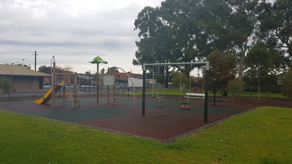 Laurie Knight Reserve | park | 6 Rosslyn Ave, Manningham SA 5086, Australia | 84856600 OR +61 84856600