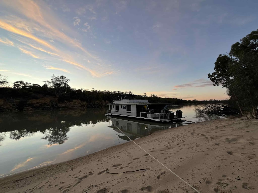 Kodari Houseboats | 57 Oval Rd, Morgan SA 5320, Australia | Phone: 0439 439 225