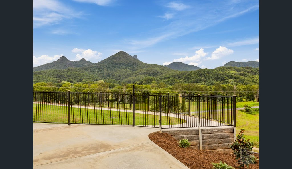 Uki Hillside Retreat | 1279 Kyogle Rd, Uki NSW 2484, Australia | Phone: 0427 493 256