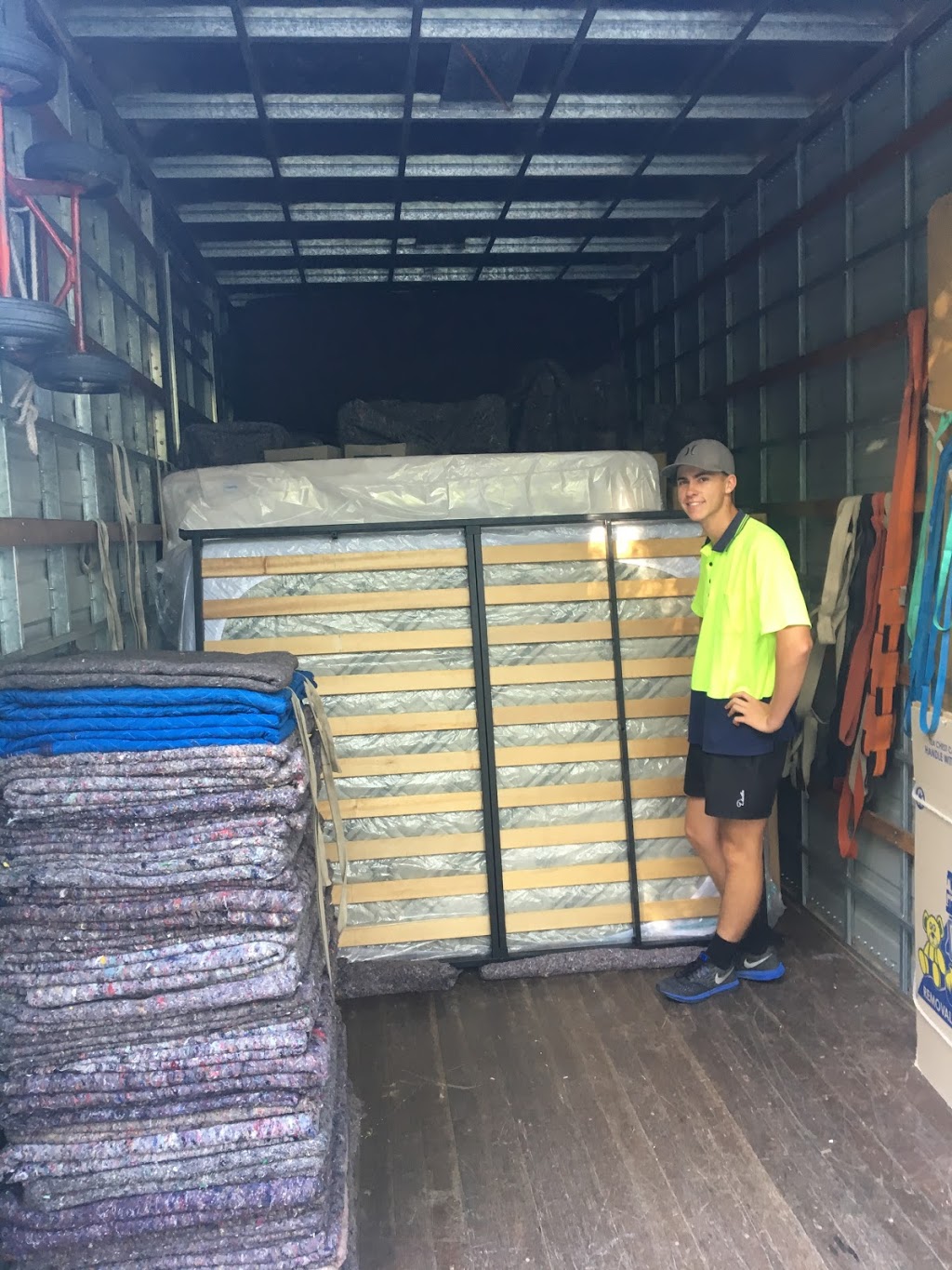 Muggletons Removals | storage | 82 Kerri Rd, Inverell NSW 2360, Australia | 0267221318 OR +61 2 6722 1318