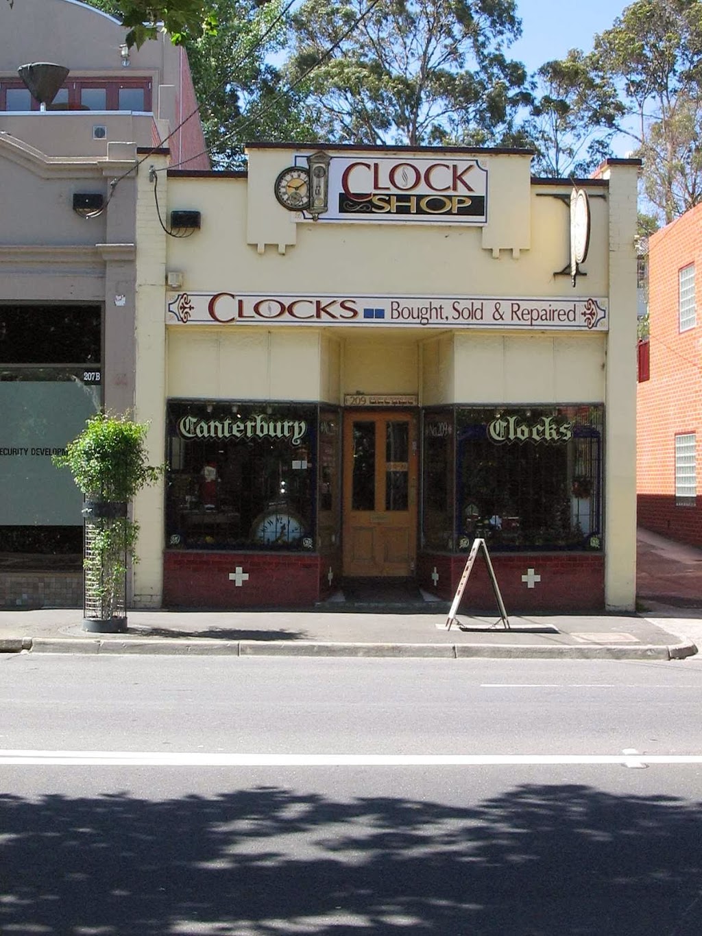 Canterbury clocks and watches |  | 209 Canterbury Rd, Canterbury VIC 3126, Australia | 0398301370 OR +61 3 9830 1370