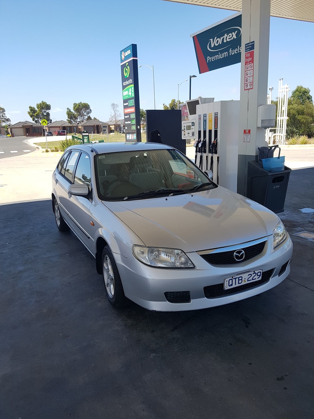 Woolworths Caltex | gas station | 5 Ambleside Ave, Wyndham Vale VIC 3024, Australia