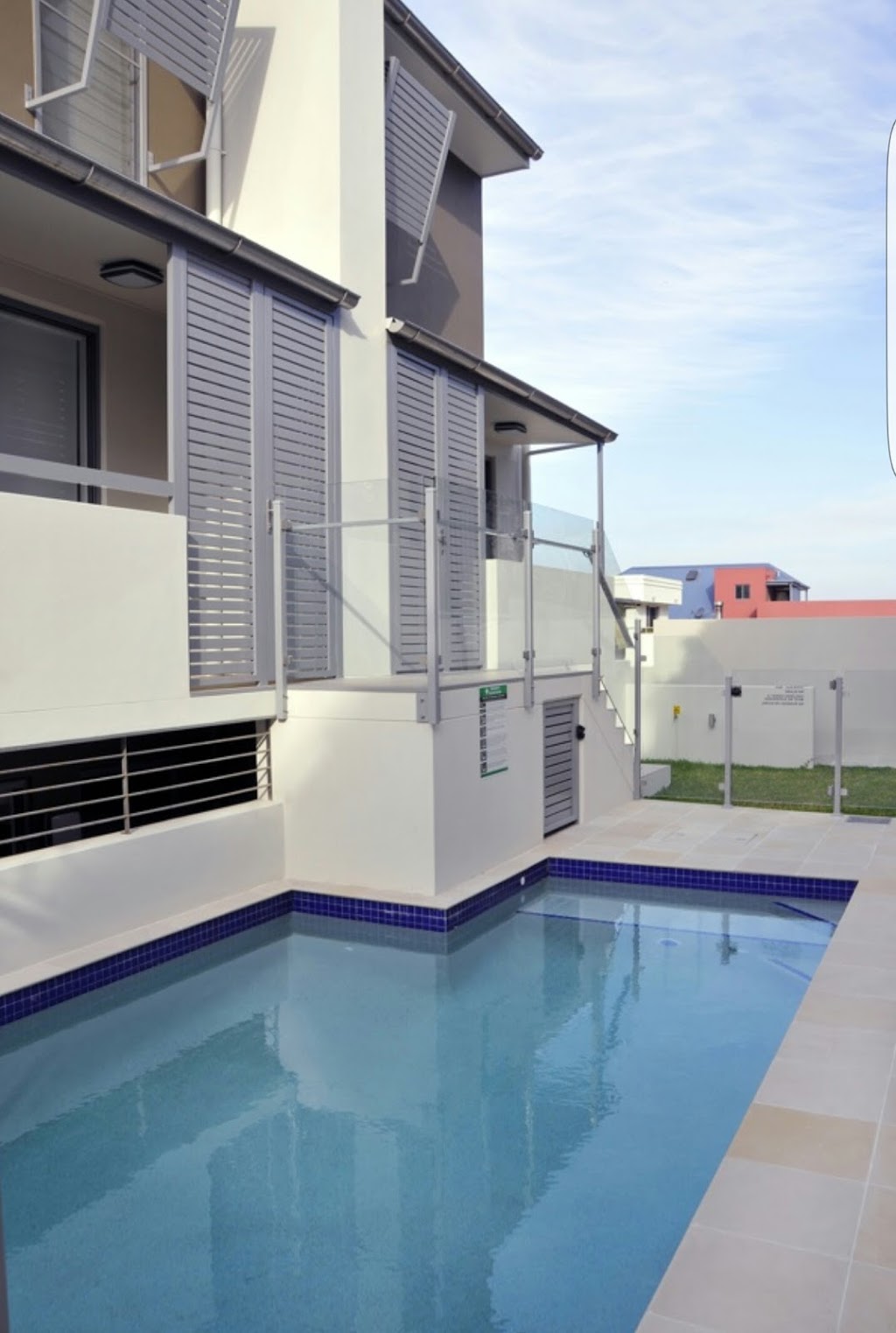 White Sails | lodging | 5 Ocean St, Yamba NSW 2464, Australia | 0266462321 OR +61 2 6646 2321