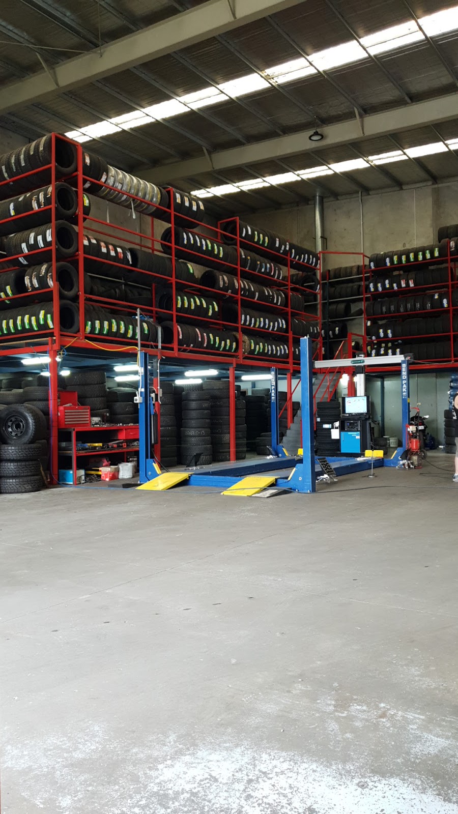 Somerton Tyres | car repair | 13A Leader St, Campbellfield VIC 3061, Australia | 0393037090 OR +61 3 9303 7090