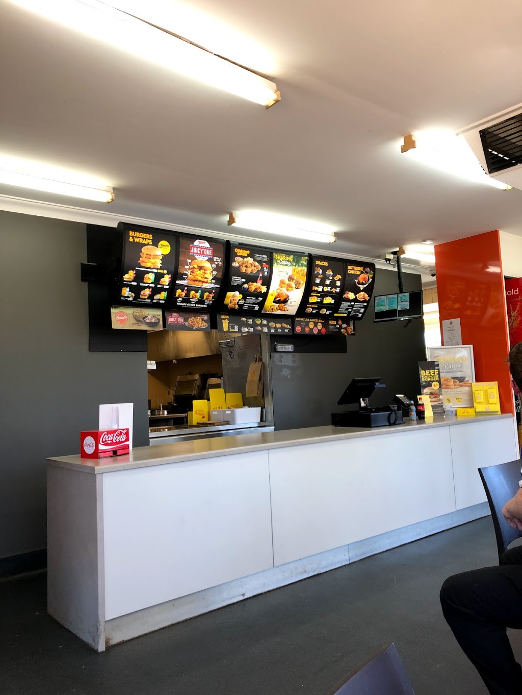 Chicken Treat | meal takeaway | 145 Great Eastern Hwy, Merredin WA 6415, Australia | 0890411530 OR +61 8 9041 1530