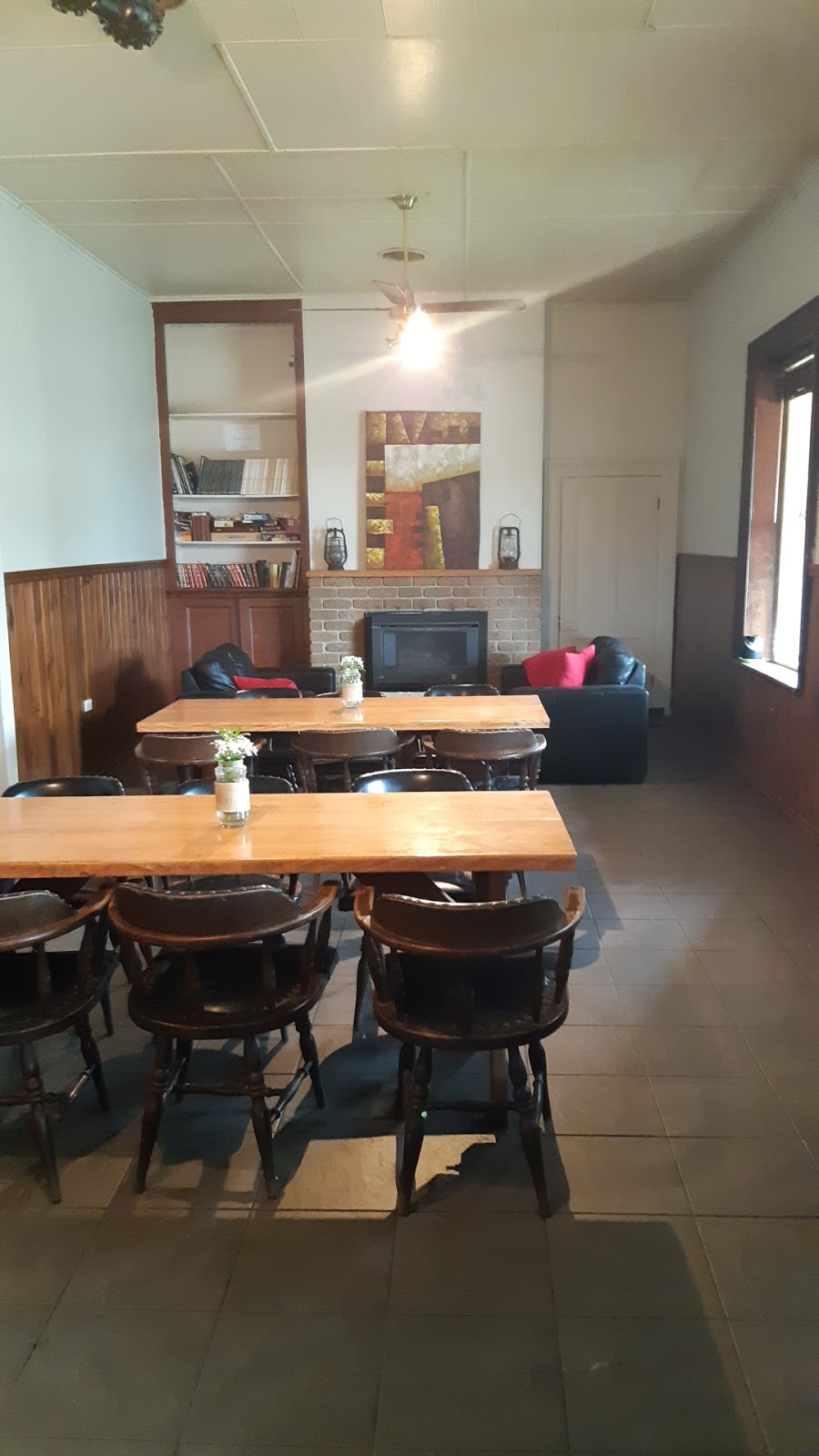 Hawkesdale Hotel and Wine Bar | 88 Dawson St, Hawkesdale VIC 3287, Australia | Phone: 0402 171 133