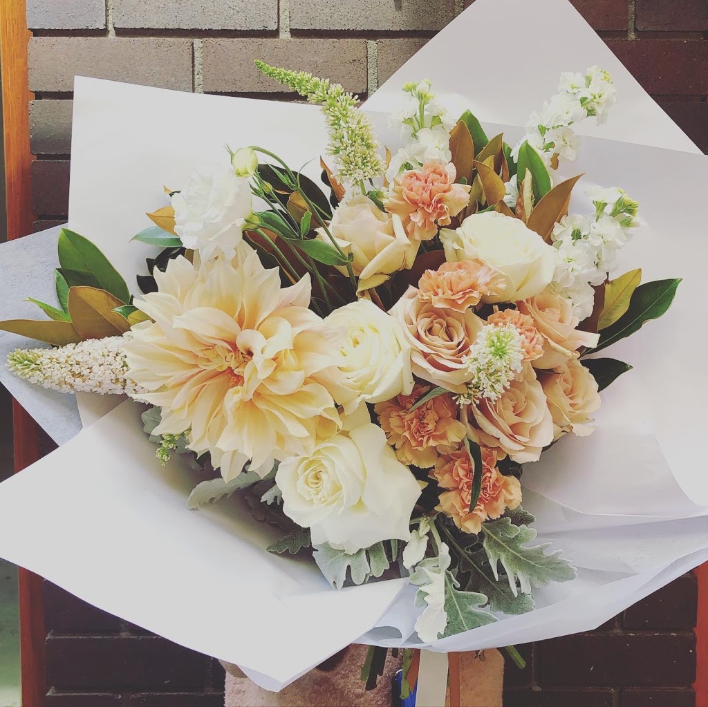 Pineapple Posies | florist | 3 Kingsbury Cct, Bowral NSW 2576, Australia