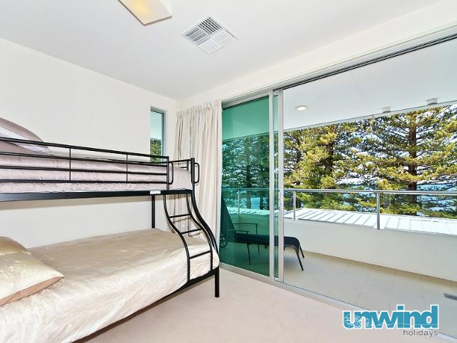 Unwind @ The Breeze Penthouses | 1 Flinders Parade, Victor Harbor SA 5211, Australia | Phone: 0411 141 329