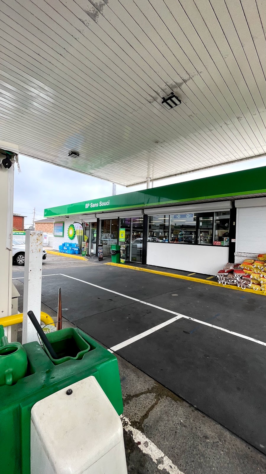 bp Truckstop | gas station | 518 Rocky Point Road, Russell Ave, Sans Souci NSW 2219, Australia | 0295293910 OR +61 2 9529 3910