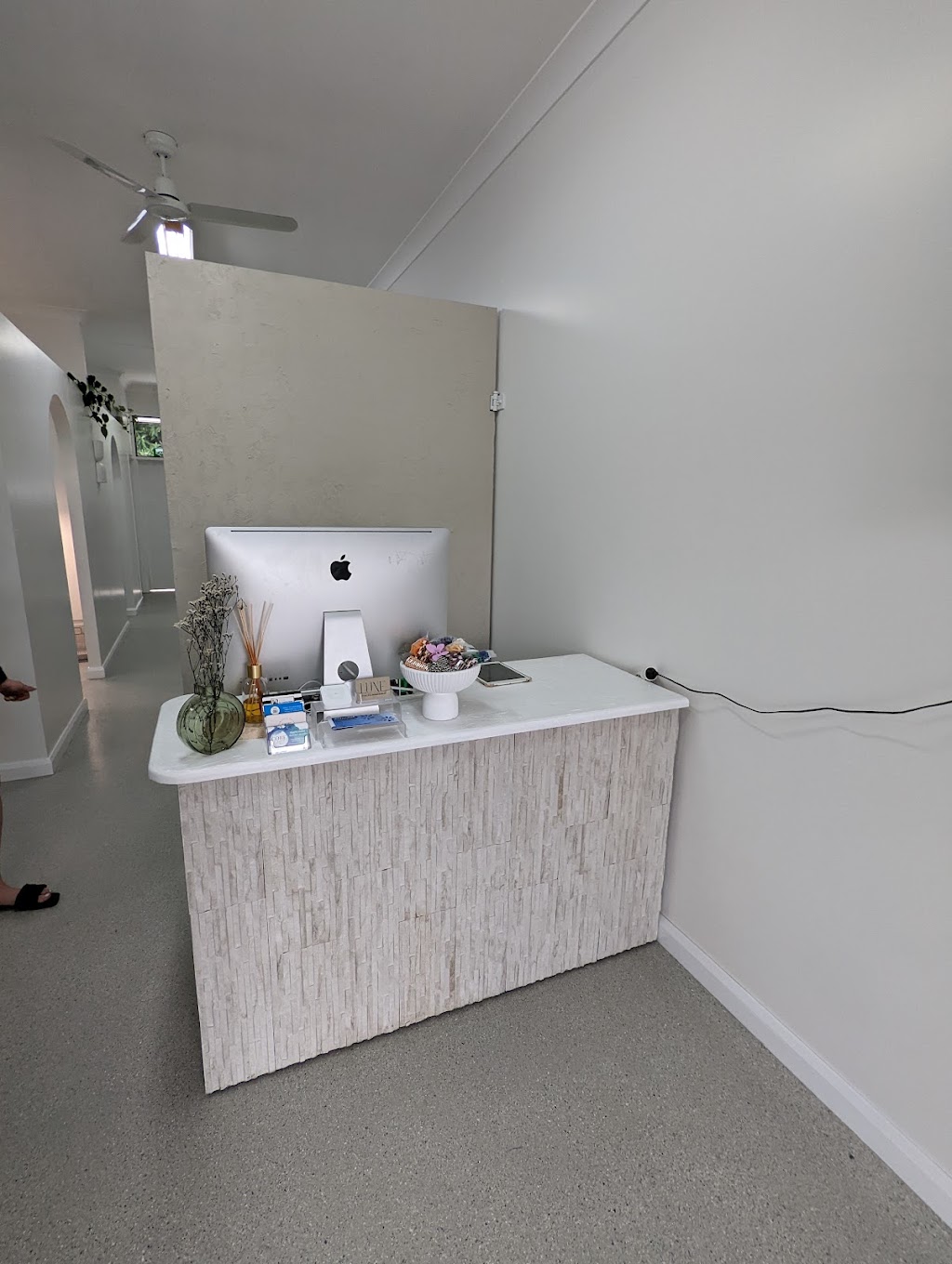 Luxe Beauty Australia | Shop 4/9 Dutton St, Walkerston QLD 4751, Australia | Phone: 0477 267 841