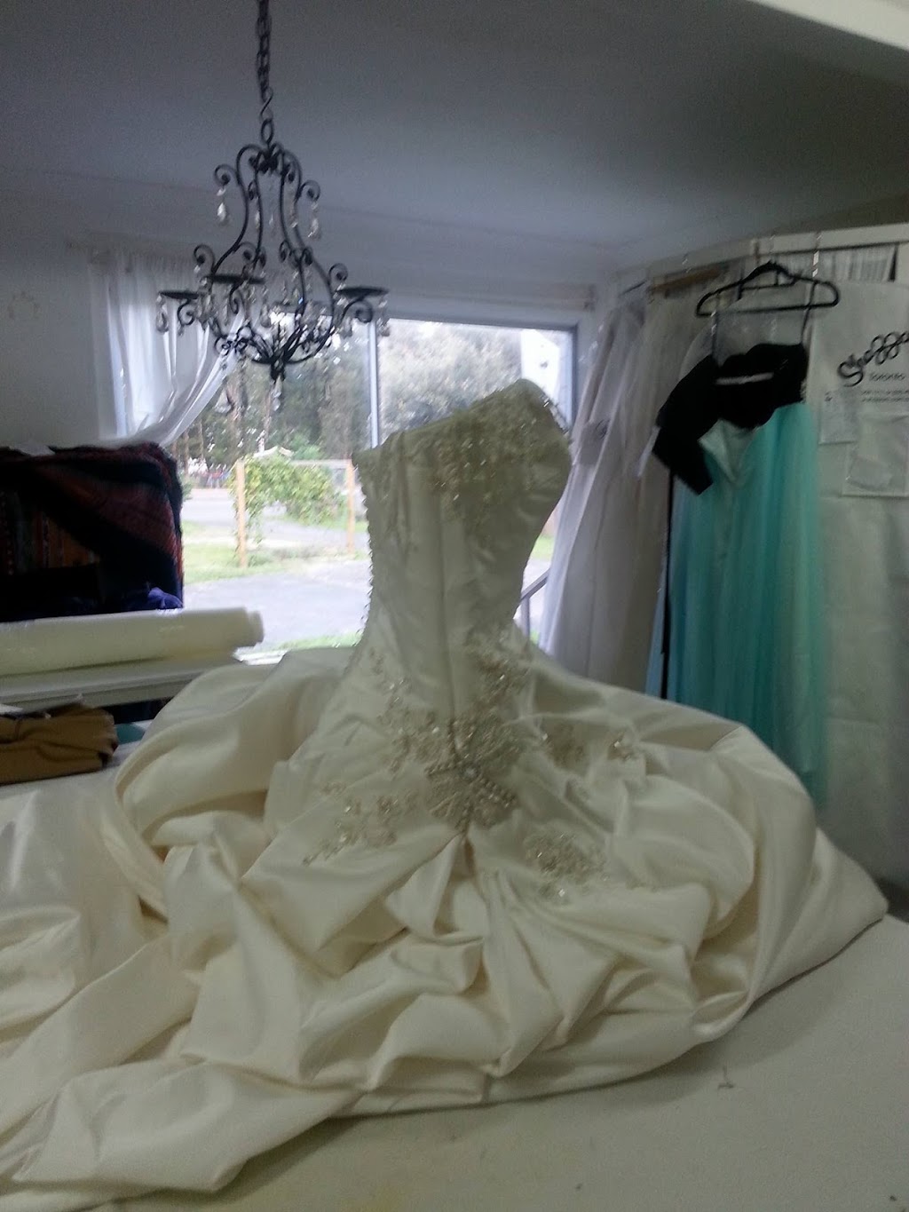 So & Sews Alterations | store | Bay Road, Toowoon Bay NSW 2261, Australia | 0243392837 OR +61 2 4339 2837
