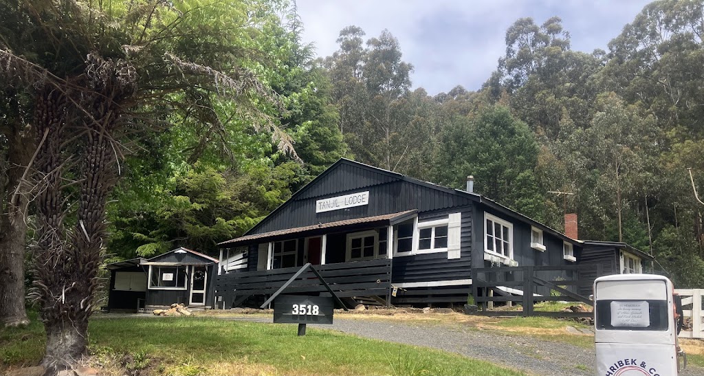 Tanjil lodge | 3518 Mt Baw Baw Tourist Rd, Tanjil Bren VIC 3833, Australia | Phone: 0427 944 968