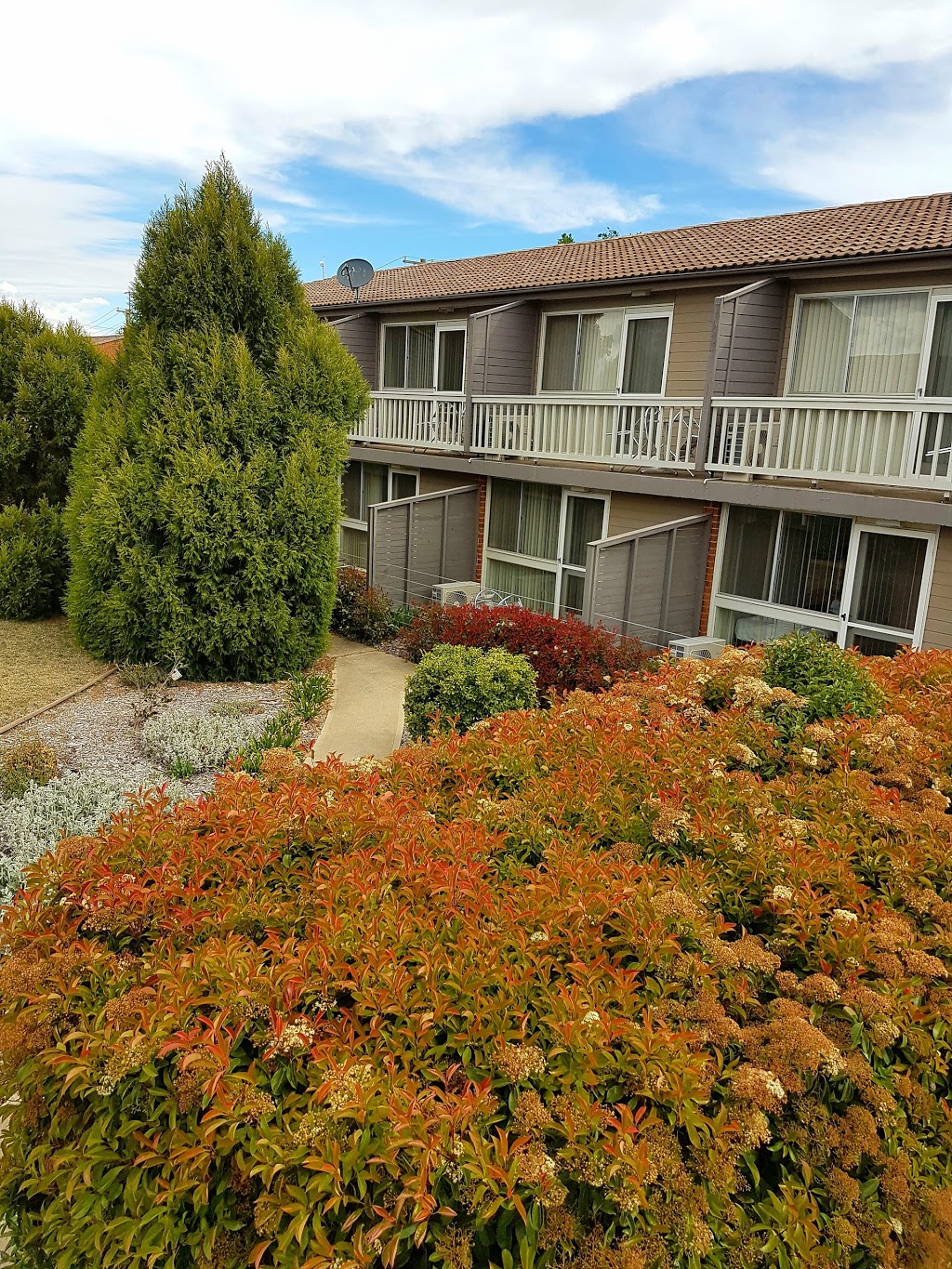 Bathurst Apartments | 44 Morrisset St, Bathurst NSW 2795, Australia | Phone: (02) 6332 1777