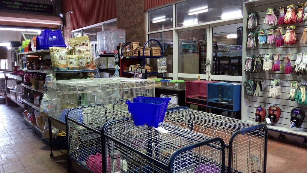 Brookfield Produce and Pet Pavilion | hardware store | 612 Brookfield Rd, Brookfield QLD 4069, Australia | 0733741648 OR +61 7 3374 1648