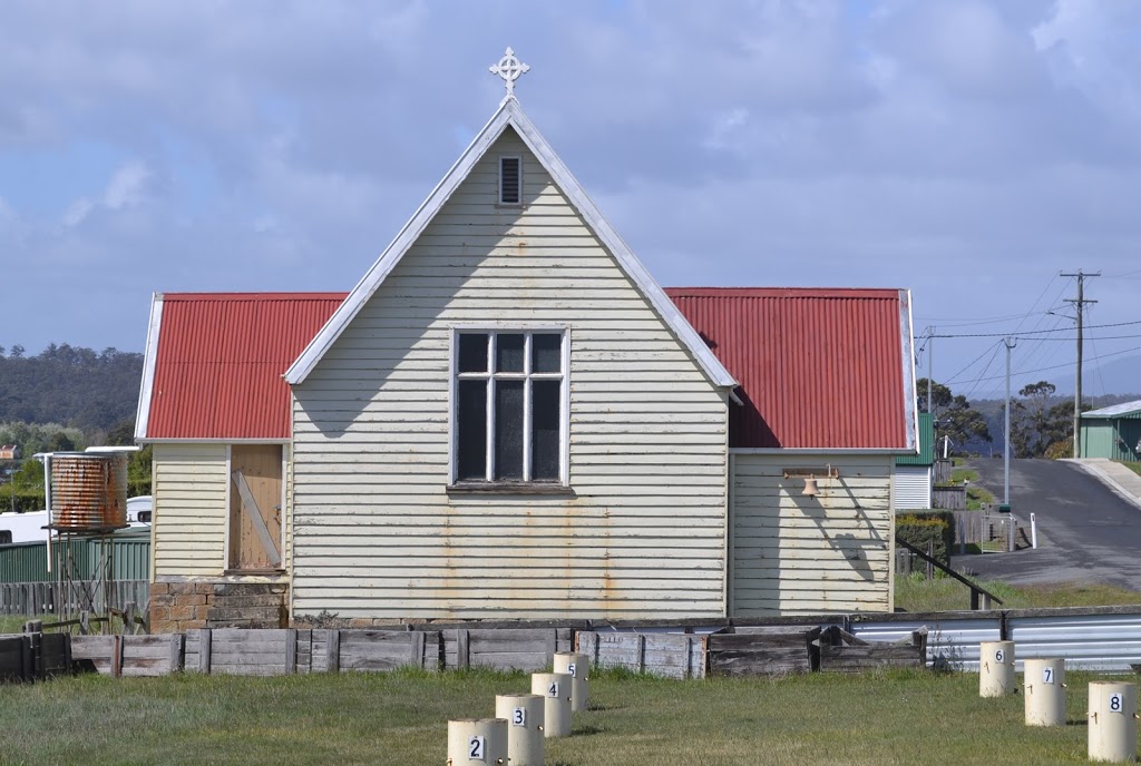St Mary Our Hope Catholic Church | church | St Mary Our Hope Church, 19 Chapman Ave, Dover TAS 7117, Australia | 0362951239 OR +61 3 6295 1239