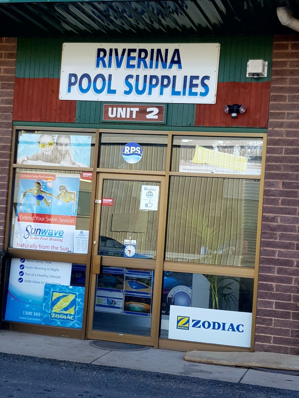 Riverina Pool Supplies | store | Unit 2/43 Pearson St, Wagga Wagga NSW 2650, Australia | 0269252500 OR +61 2 6925 2500