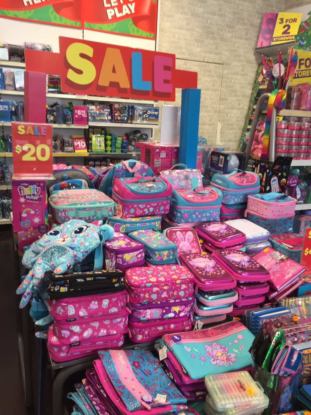 Smiggle | Shop T31a Harbourtown, 727 Tapleys Hill Rd, West Beach SA 5950, Australia | Phone: 83530251