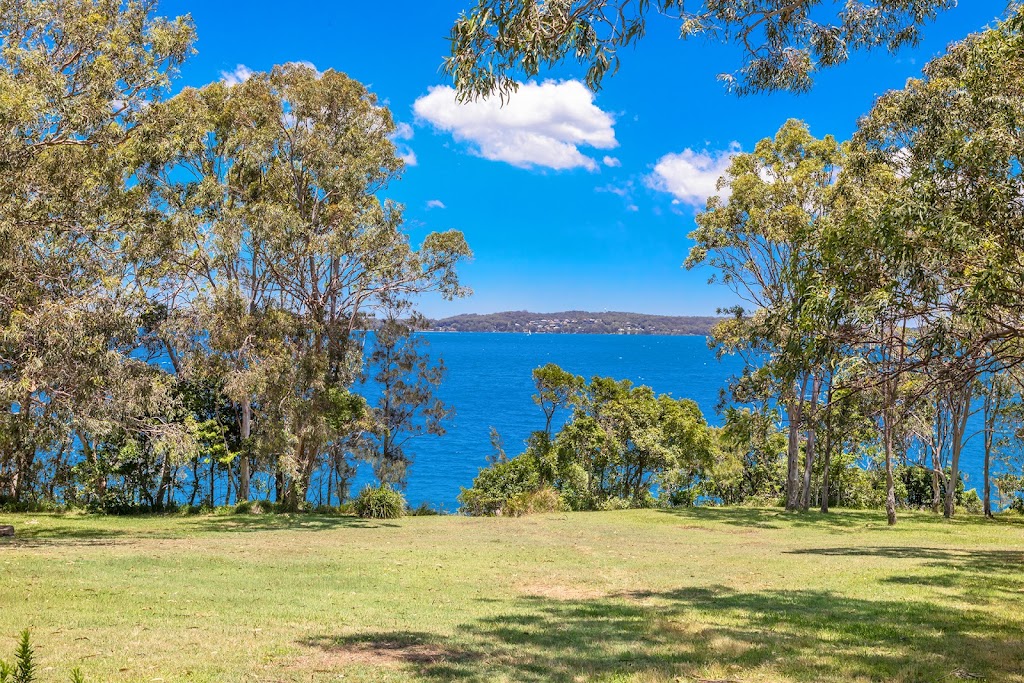 Driftwood | 39 Kent Gardens, Soldiers Point NSW 2317, Australia | Phone: (02) 4044 5021