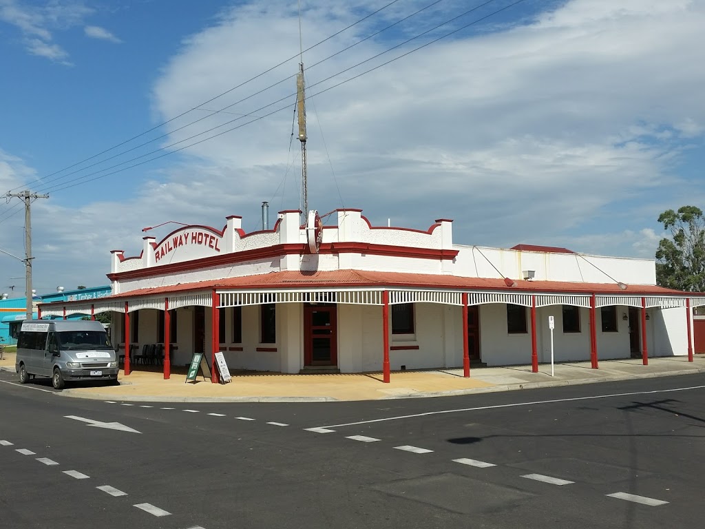 Heyfield Railway Hotel | 24 George Street, Heyfield VIC 3858, Australia | Phone: (03) 5148 2694