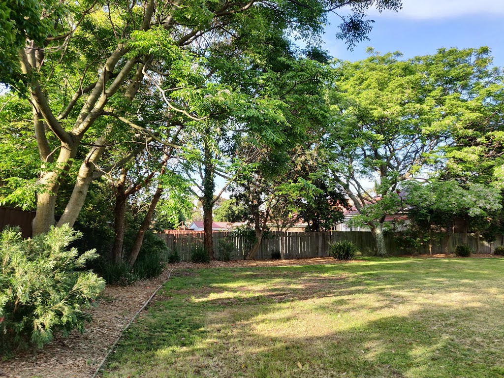 Vernon Avenue Reserve | park | 15-19 Vernon Ave, Eastlakes NSW 2018, Australia | 0293663666 OR +61 2 9366 3666