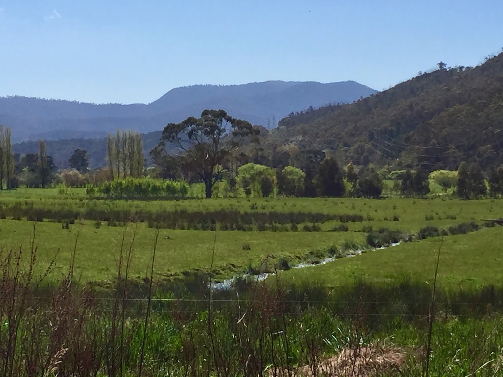 The Valley Porch | lodging | 437 King Valley Rd, Cheshunt VIC 3678, Australia | 0357298307 OR +61 3 5729 8307