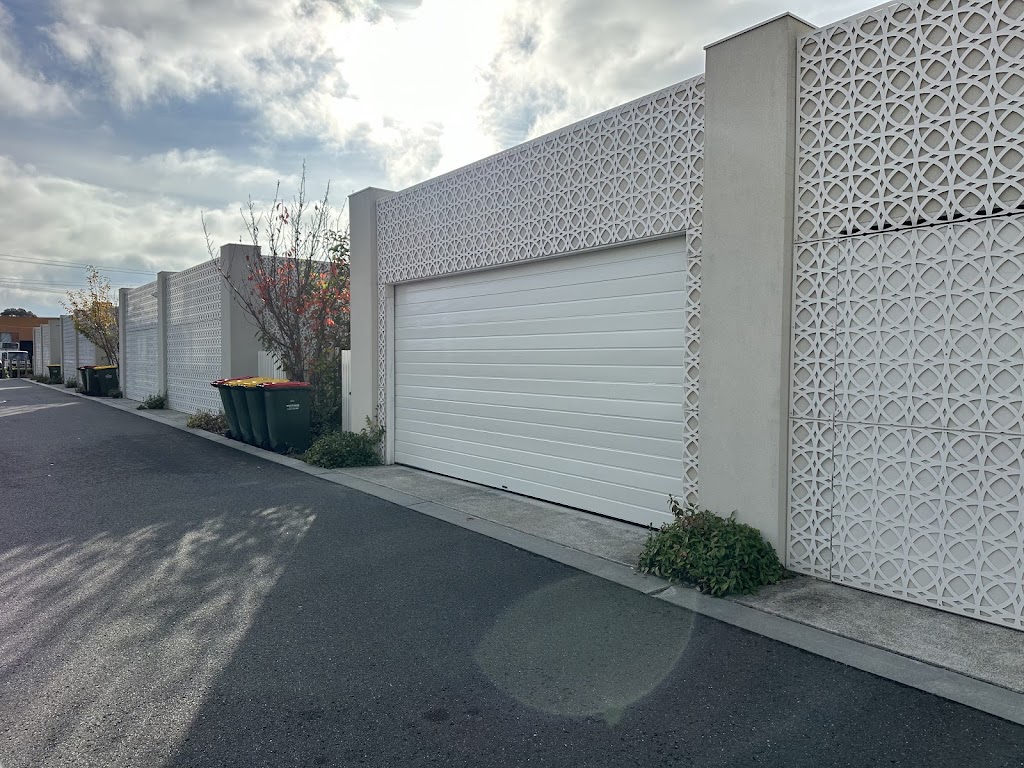 Trung’s Garage Doors | 35 Myrtle St, Springvale South VIC 3172, Australia | Phone: 0402 101 938