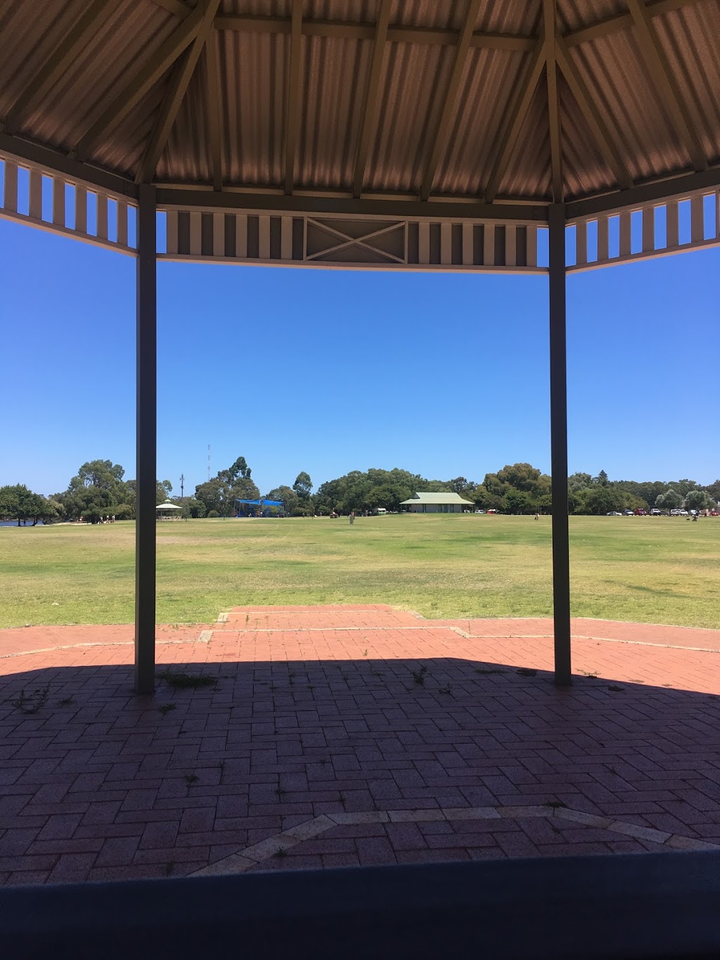 Bayswater Riverside Gardens car park | 117F Milne St, Bayswater WA 6053, Australia