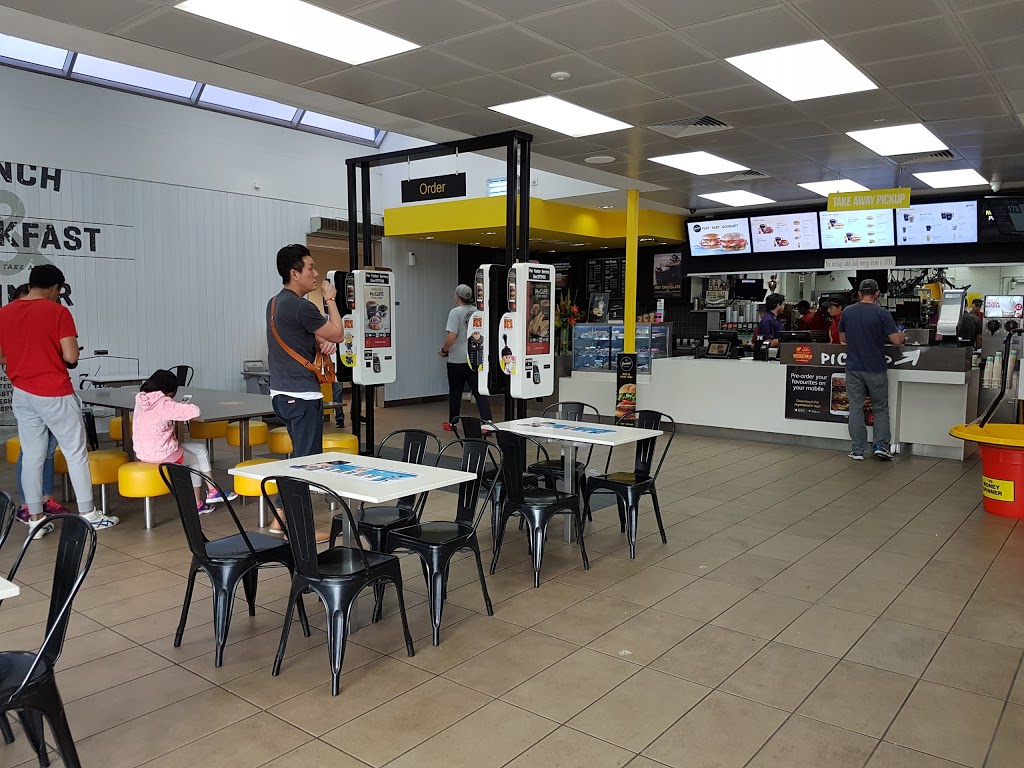 McDonalds Reedy Creek | meal takeaway | Caltex Service Station, Gemvale Rd, Reedy Creek QLD 4228, Australia | 0755938680 OR +61 7 5593 8680