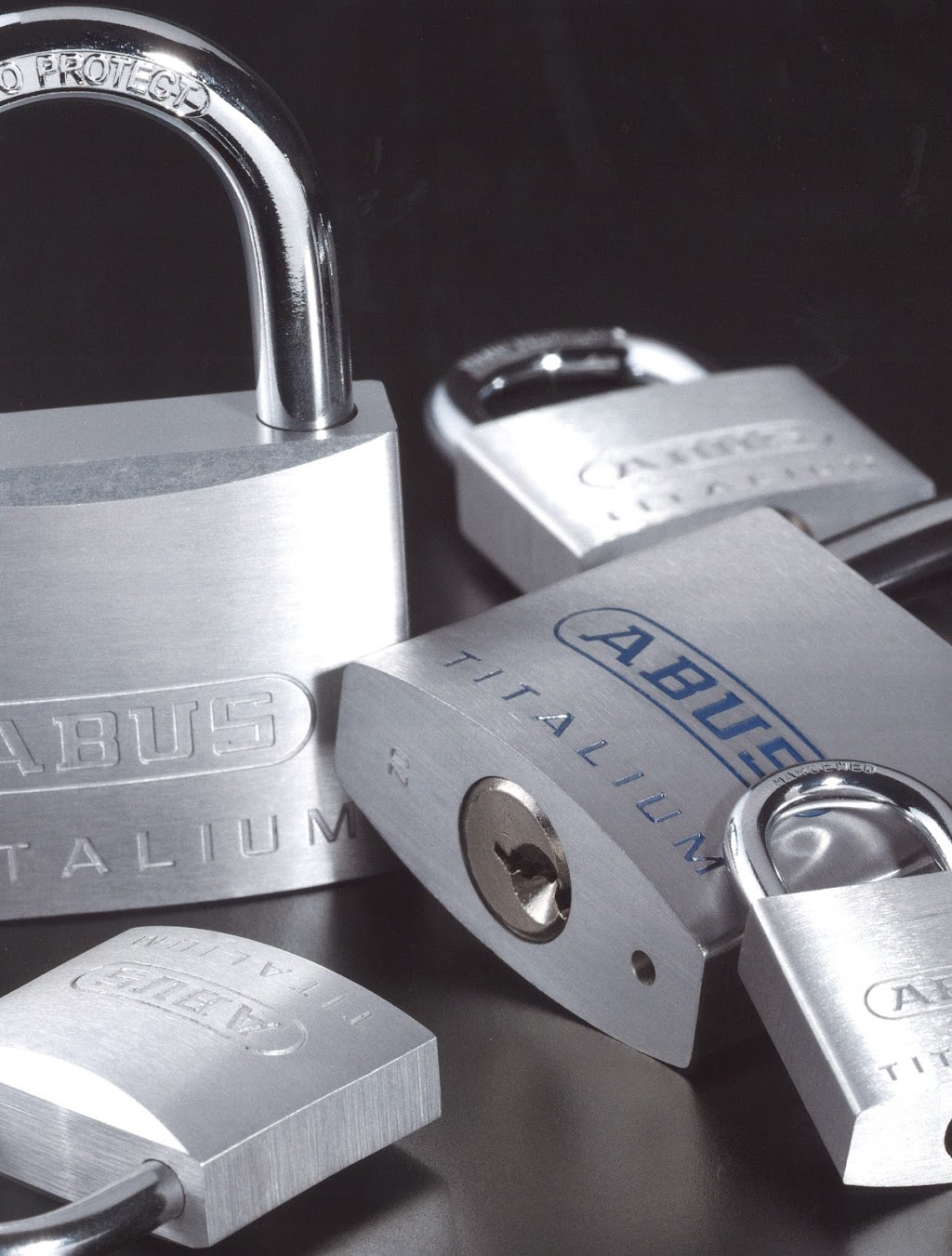 Coastal Locksmiths & Home Security | 37 Geelong Rd, Torquay VIC 3228, Australia | Phone: (03) 5261 2822