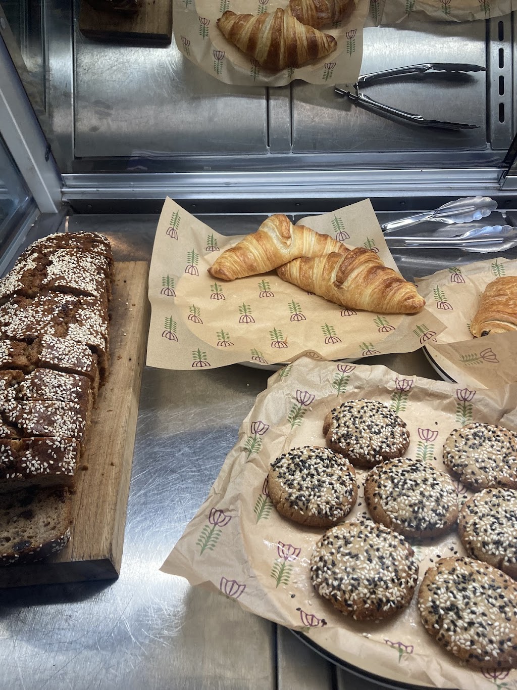 BAY ROOTS | 19 Beach Ave, South Golden Beach NSW 2483, Australia | Phone: (02) 6680 1698